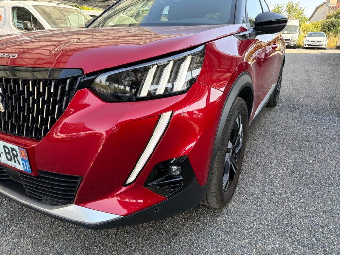 Peugeot 2008 PureTech 130 S&S EAT8 GT
