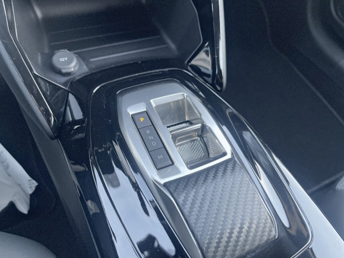 Peugeot 208 Hybrid 110 e-DCS6 série spéciale ENVY