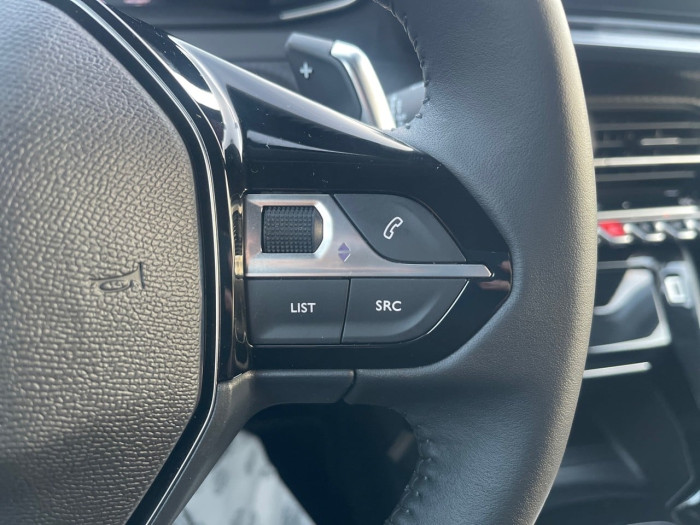 Peugeot 208 Hybrid 110 e-DCS6 série spéciale ENVY