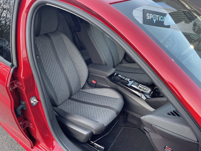 Peugeot 208 Hybrid 110 e-DCS6 série spéciale ENVY