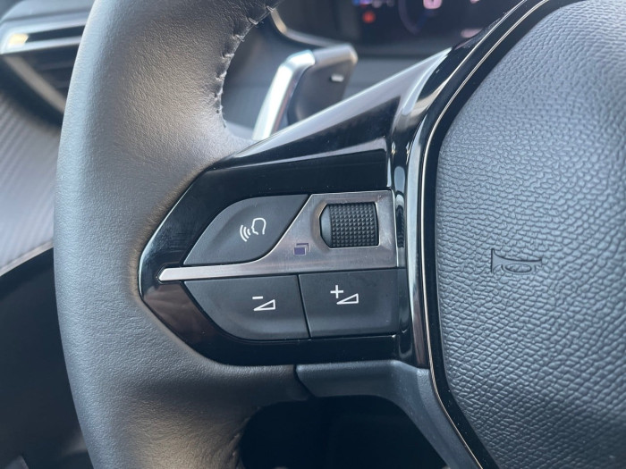 Peugeot 208 Hybrid 110 e-DCS6 série spéciale ENVY