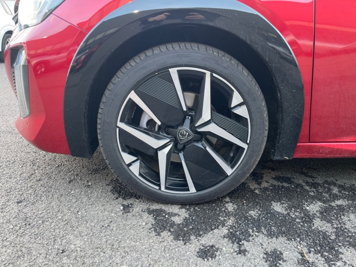 Peugeot 208 Hybrid 110 e-DCS6 série spéciale ENVY