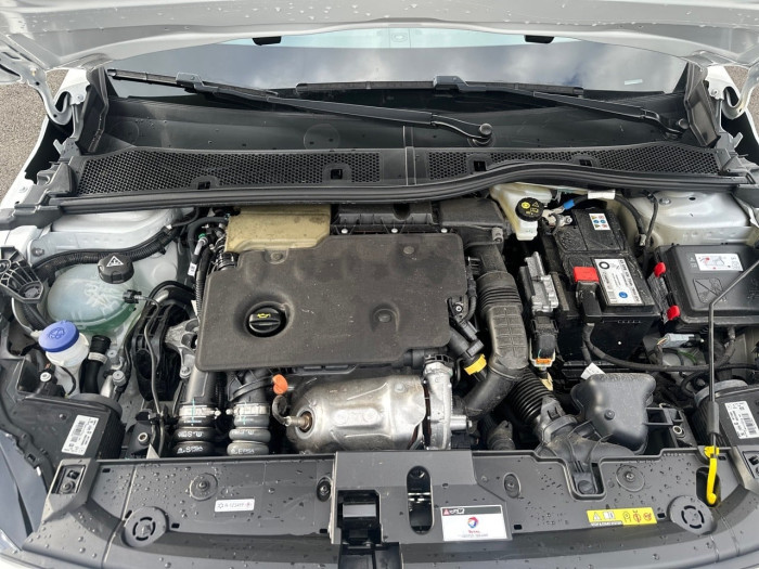 Peugeot 208 PureTech 100 S&S EAT8 Allure