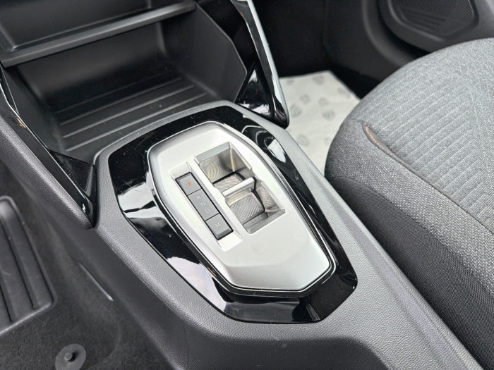 Peugeot 208 Hybrid 100 e-DCS6 Style