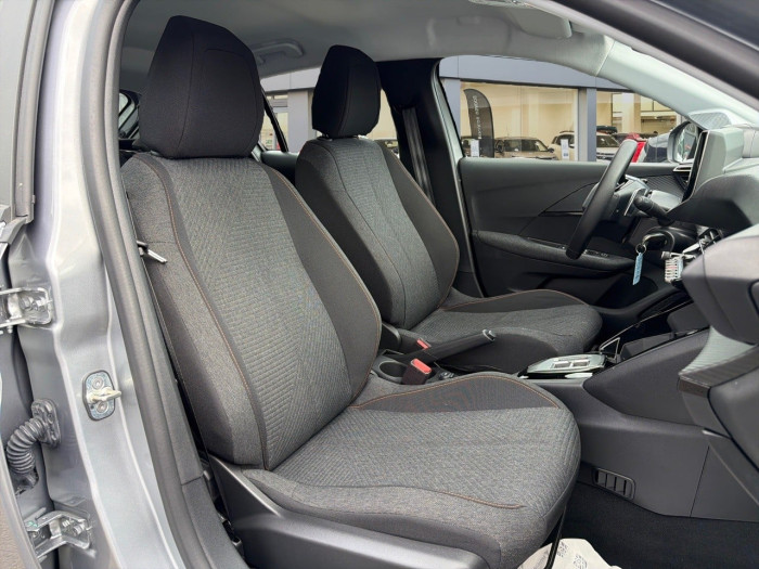 Peugeot 208 Hybrid 100 e-DCS6 Style