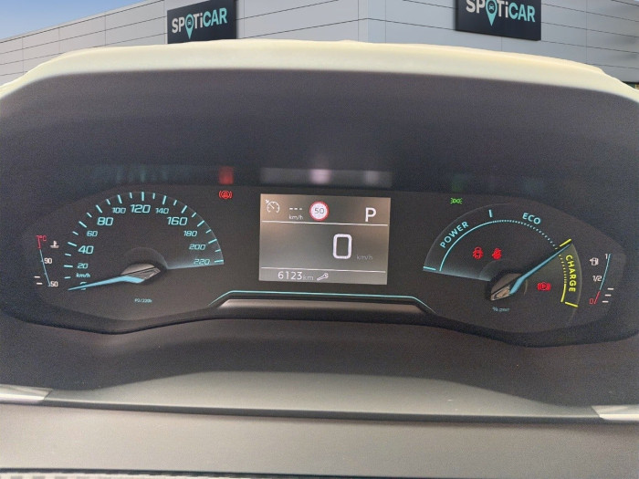 Peugeot 208 Hybrid 100 e-DCS6 Style