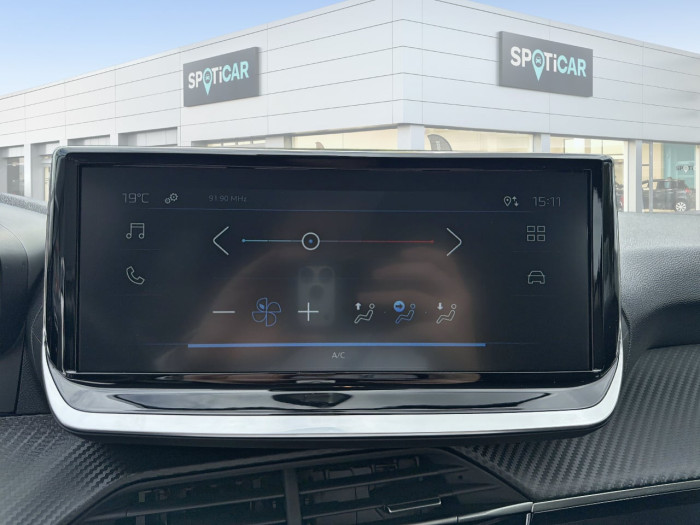 Peugeot 208 Hybrid 100 e-DCS6 Style