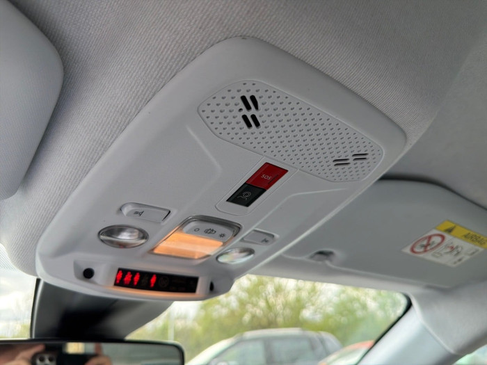 Peugeot 208 Hybrid 100 e-DCS6 Style
