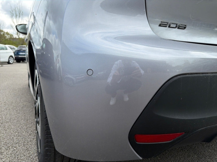 Peugeot 208 Hybrid 100 e-DCS6 Style