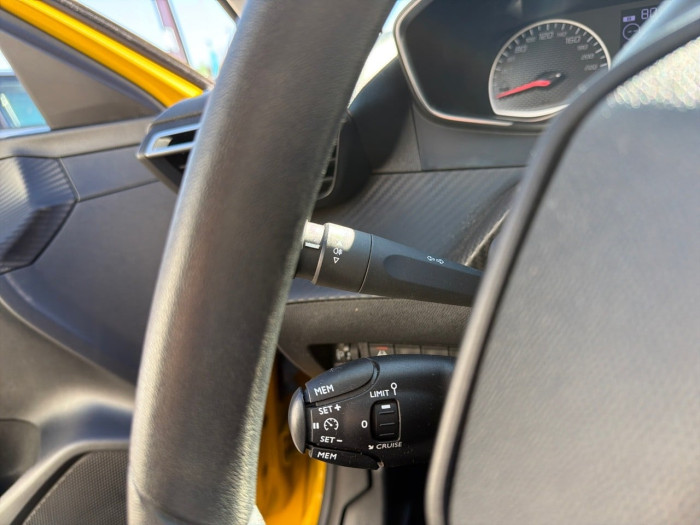 Peugeot 208 PureTech 75 S&S BVM5 Like