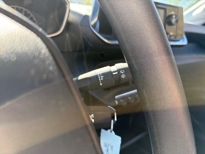 Peugeot 208 PureTech 75 S&S BVM5 Like