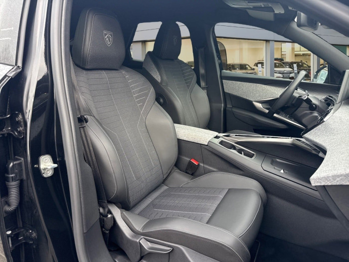 Peugeot 3008 Nouveau Hybrid 145 e-DCS6 GT