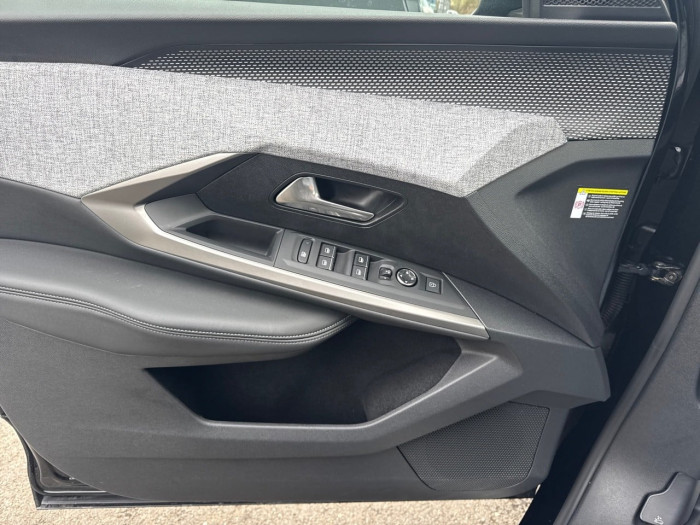 Peugeot 3008 Nouveau Hybrid 145 e-DCS6 GT