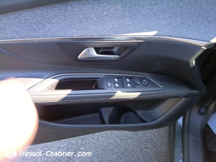 Peugeot 3008 Hybrid 225 e-EAT8 Allure