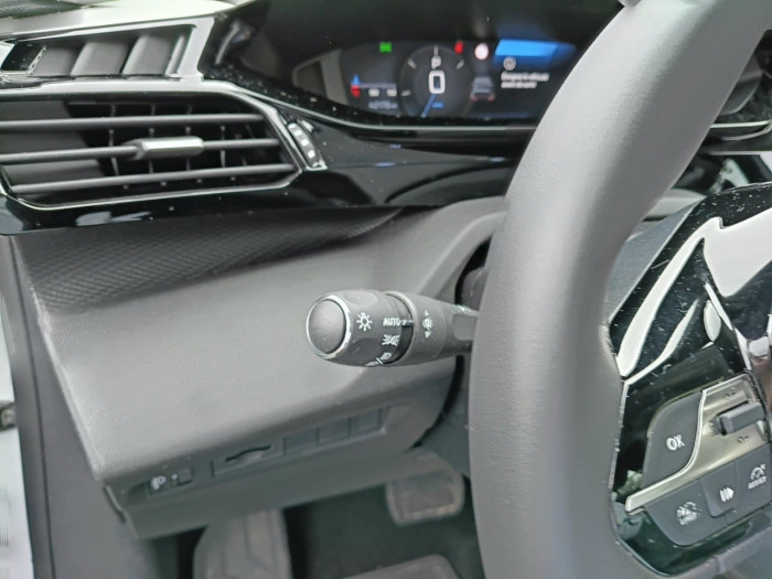 Peugeot 308 Hybrid 136 e-DCS6 Style