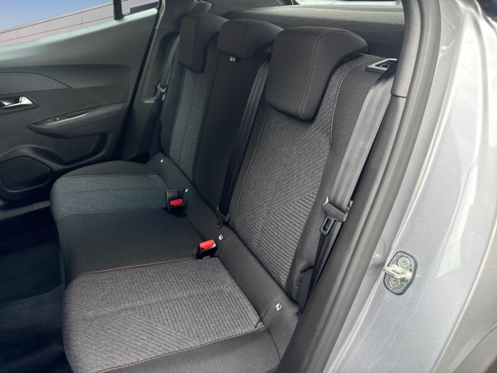 Peugeot 2008 Nouveau Hybrid 145 e-DCS6 Style