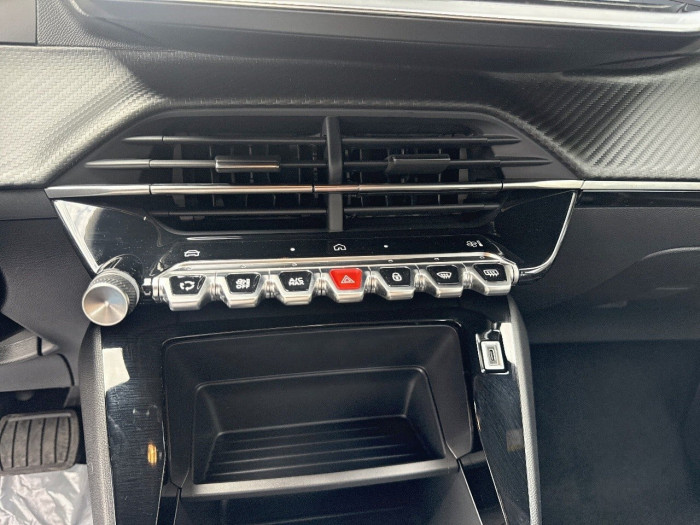 Peugeot 2008 Nouveau Hybrid 145 e-DCS6 Style