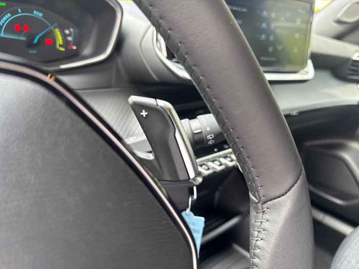 Peugeot 2008 Nouveau Hybrid 145 e-DCS6 Style