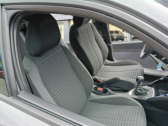 Peugeot 2008 PureTech 100 S&S BVM6 Active