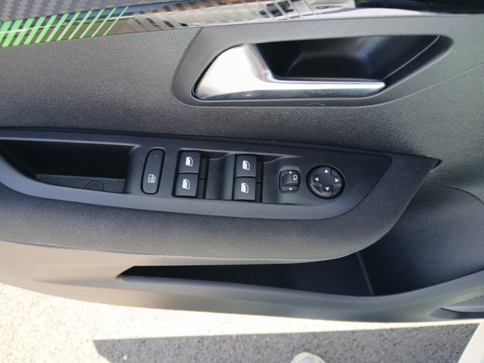 Peugeot 208 BUSINESS R PURETECH 100 S&S BVM6 ACTIVE BUSINESS R