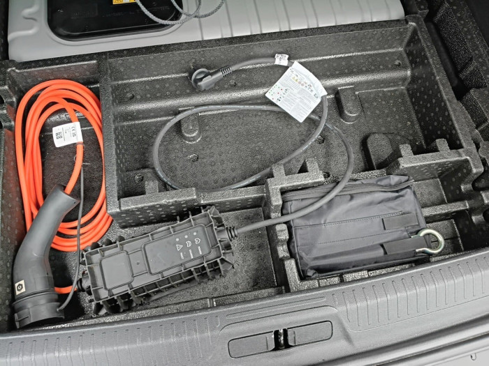 Peugeot 408 PHEV 180 e-EAT8 Allure
