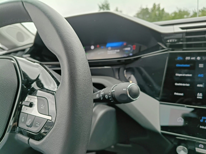 Peugeot 408 PHEV 180 e-EAT8 Allure