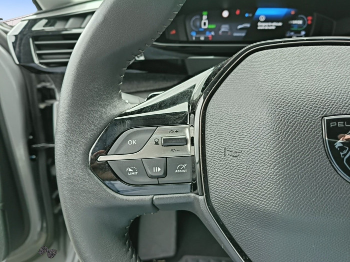 Peugeot 408 PHEV 180 e-EAT8 Allure