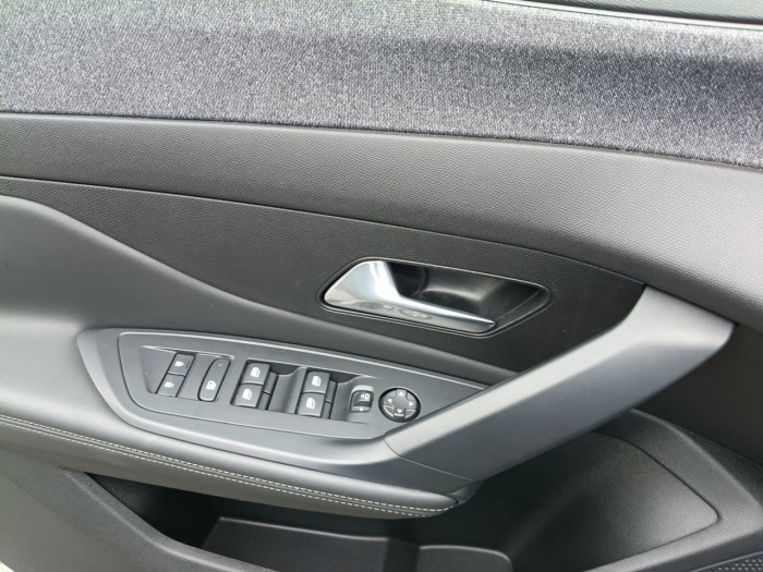 Peugeot 408 PHEV 180 e-EAT8 Allure