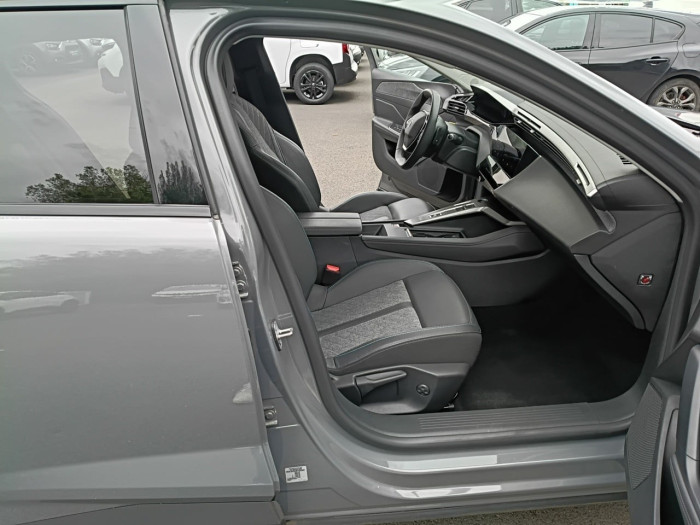 Peugeot 408 PHEV 180 e-EAT8 Allure