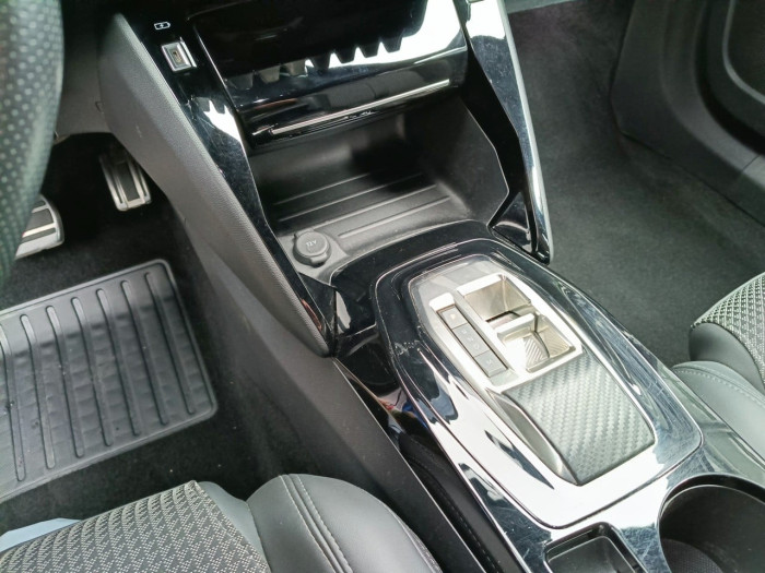 Peugeot 2008 BlueHDi 130 S&S EAT8 GT