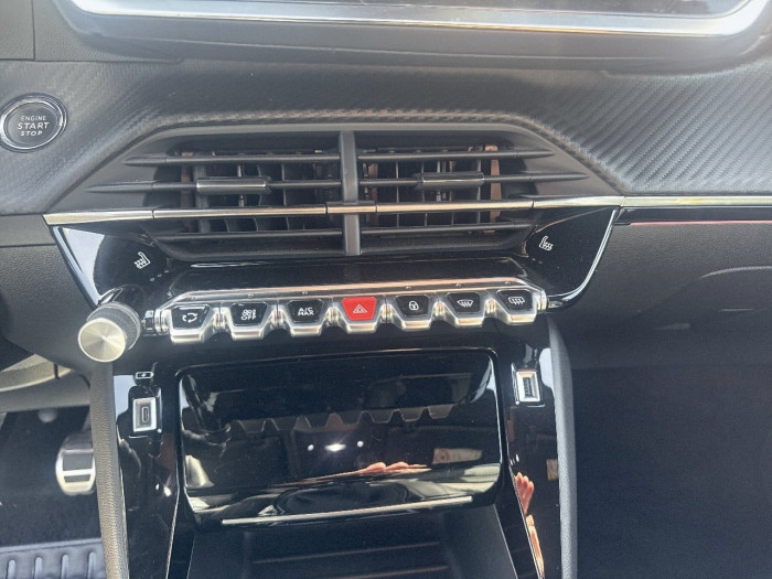 Peugeot 208 PureTech 100 S&S EAT8 GT