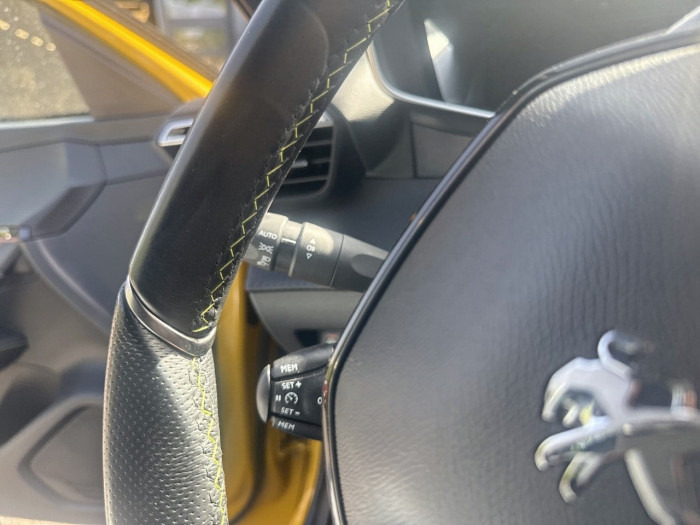 Peugeot 208 PureTech 100 S&S EAT8 GT