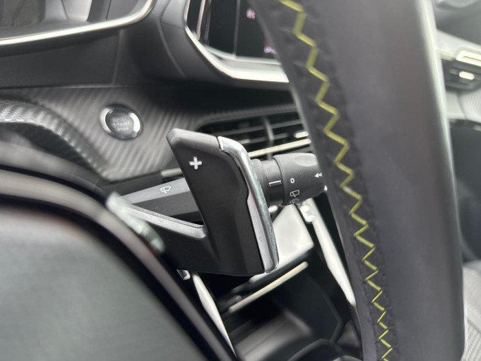 Peugeot 2008 PureTech 130 S&S EAT8 GT
