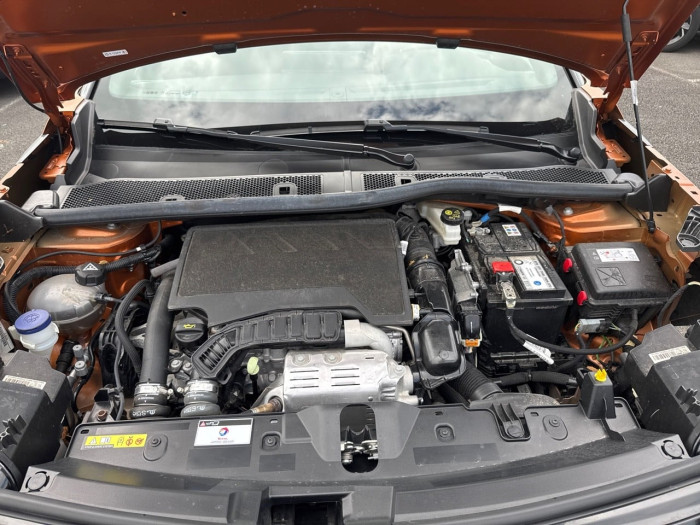 Peugeot 2008 PureTech 130 S&S EAT8 GT