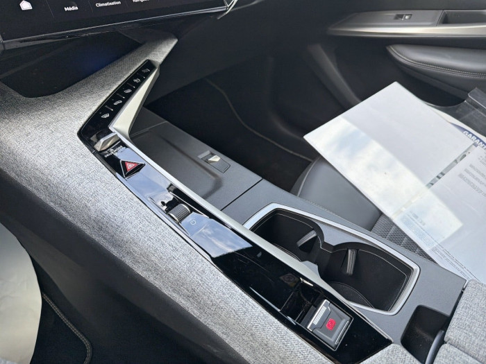 Peugeot 5008 Hybrid 136 e-DCS6 GT