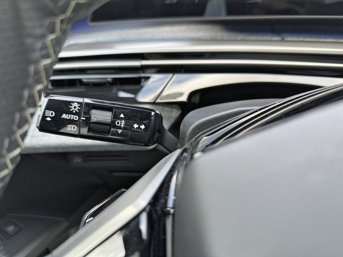 Peugeot 5008 Hybrid 136 e-DCS6 GT