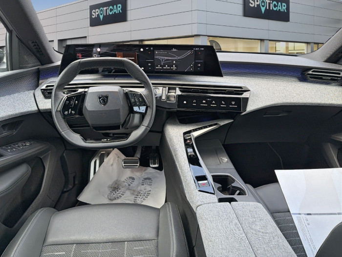 Peugeot 5008 Hybrid 136 e-DCS6 GT