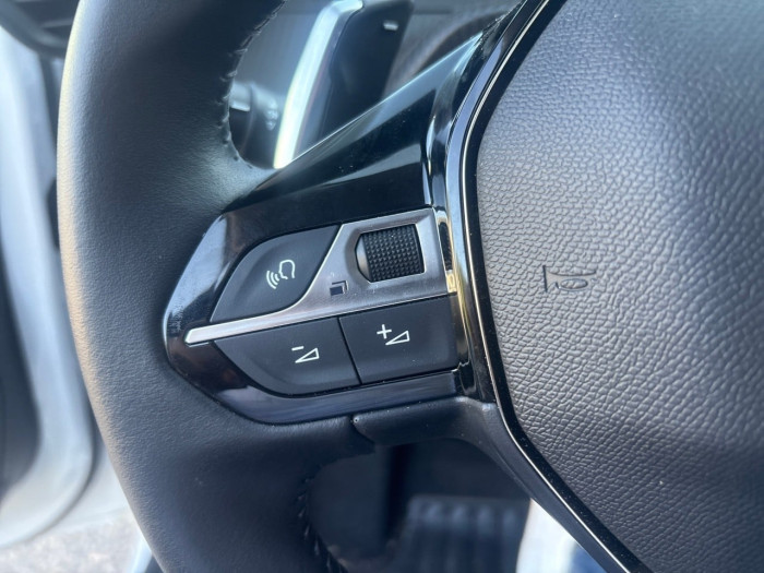 Peugeot 208 Nouvelle Hybrid 110 ch e-DCS6 Allure