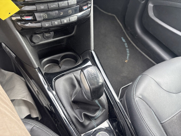 Peugeot 2008 BlueHDi 100ch S&S BVM5 Crossway