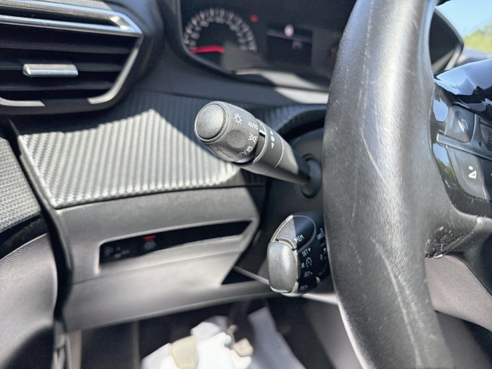 Peugeot 208 PureTech 100 S&S BVM6 Style