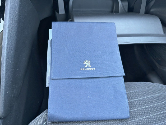 Peugeot 208 PureTech 100 S&S BVM6 Style