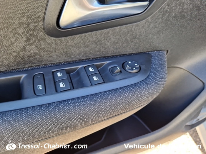 Peugeot 208 Hybrid 110 ch e-DCS6 Style