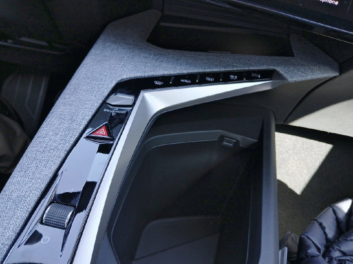 Peugeot 5008 Hybrid 145 ch e-DCS6 Allure