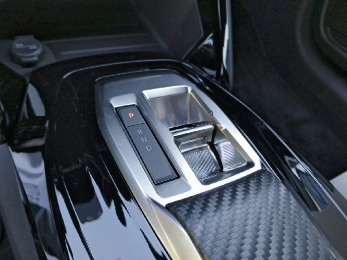 Peugeot 208 Hybrid 145 ch e-DCS6 GT