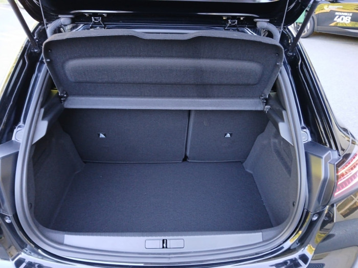 Peugeot 208 Hybrid 145 ch e-DCS6 GT