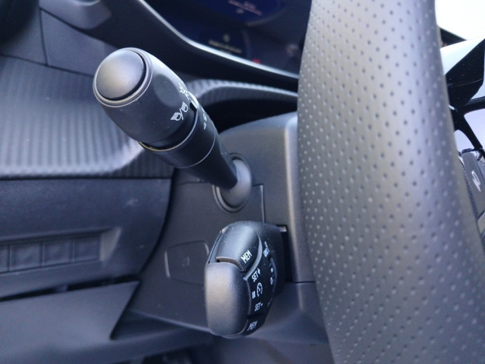 Peugeot 208 Hybrid 145 ch e-DCS6 GT