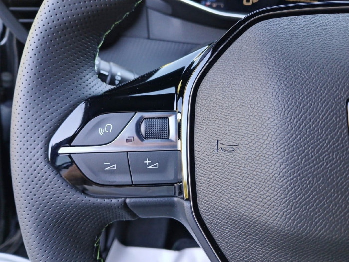 Peugeot 208 Hybrid 145 ch e-DCS6 GT
