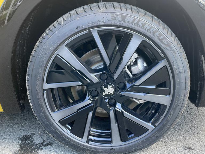 Peugeot 208 ELECTRIQUE 50 kWh 136ch GT