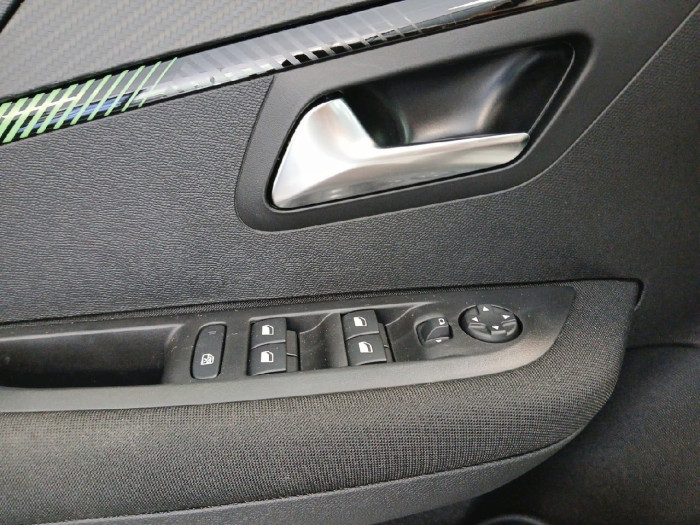 Peugeot 208 ELECTRIQUE 50 kWh 136ch Active