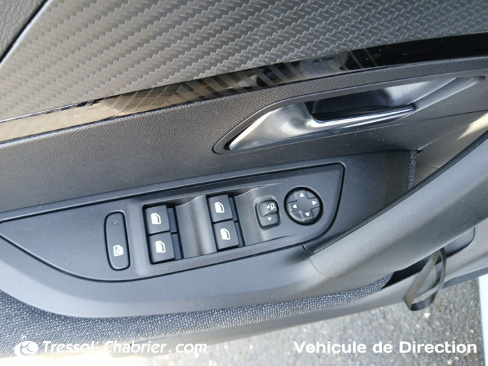 Peugeot 2008 Nouveau Hybrid 145 e-DCS6 Style